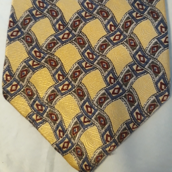 Geoffrey Beene Gold Silk Tie - Picture 2 of 3